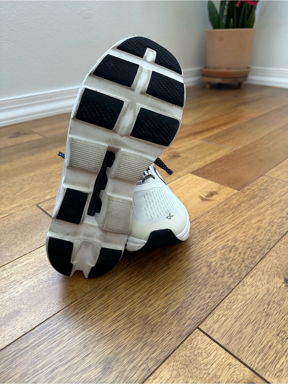 On Cloudmonster Men’s size 10.5 white - Picture 8 of 11